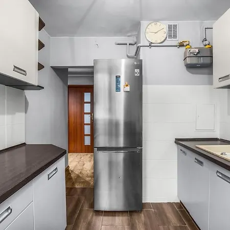 3 Bedrooms Close To Downtown * Wroclaw